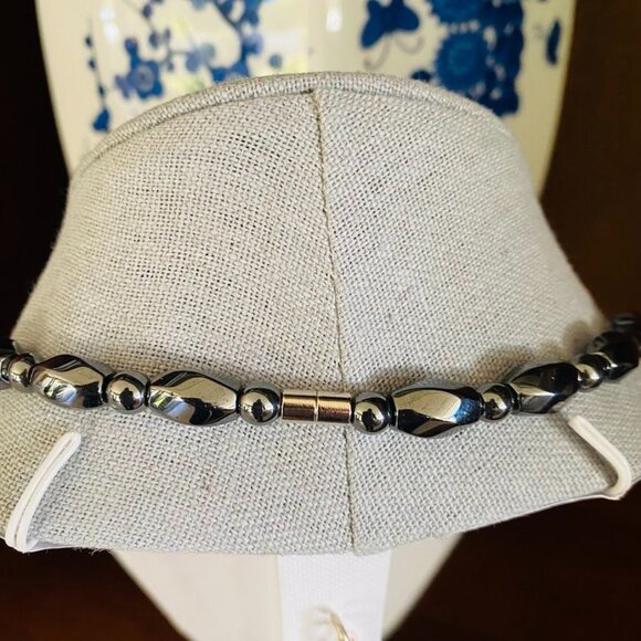 Vintage Hematite Magnetic Therapy Necklace Healing Stones Necklace - Picture 5 of 5